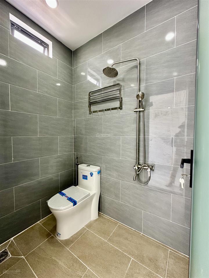 Bán nhà đúc lửng đẹp 3 phòng ngủ, gần ngã 3 mỹ hạnh  dt 148m2  shr nhà hoàn công