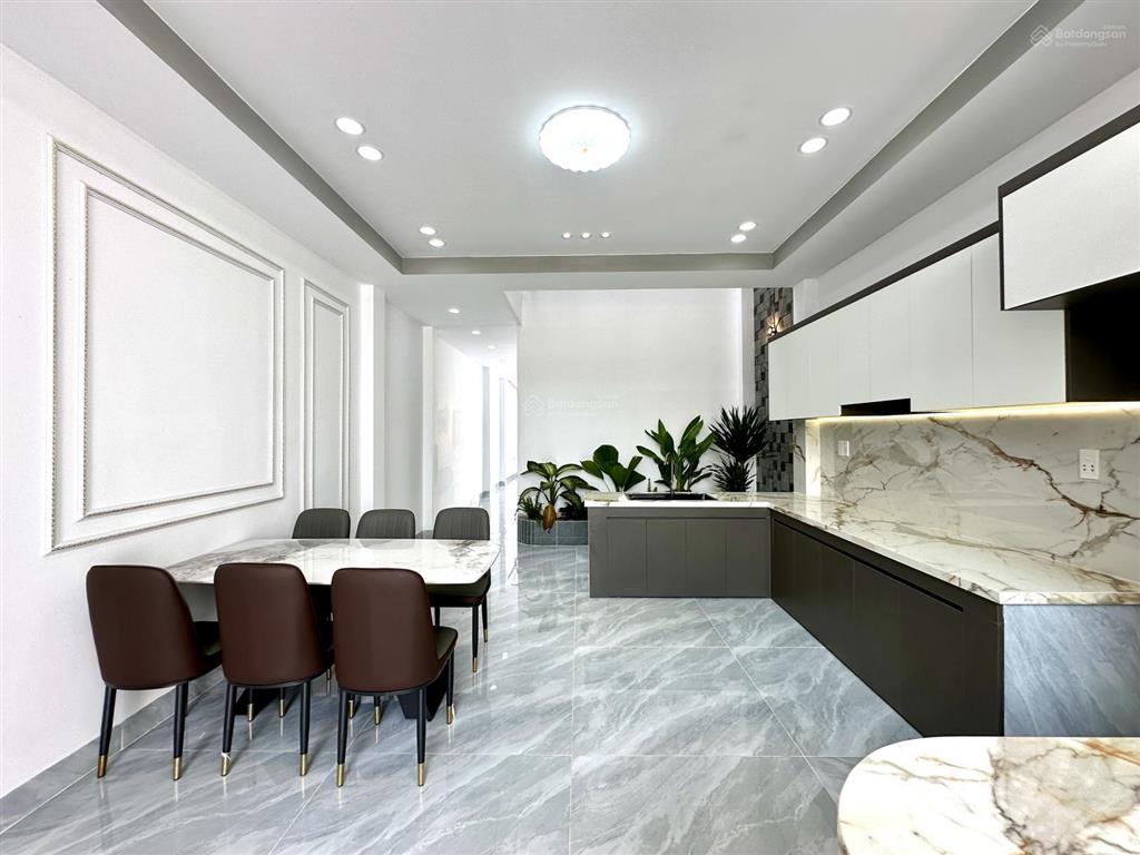 Bán nhà đúc lửng đẹp 3 phòng ngủ, gần ngã 3 mỹ hạnh  dt 148m2  shr nhà hoàn công