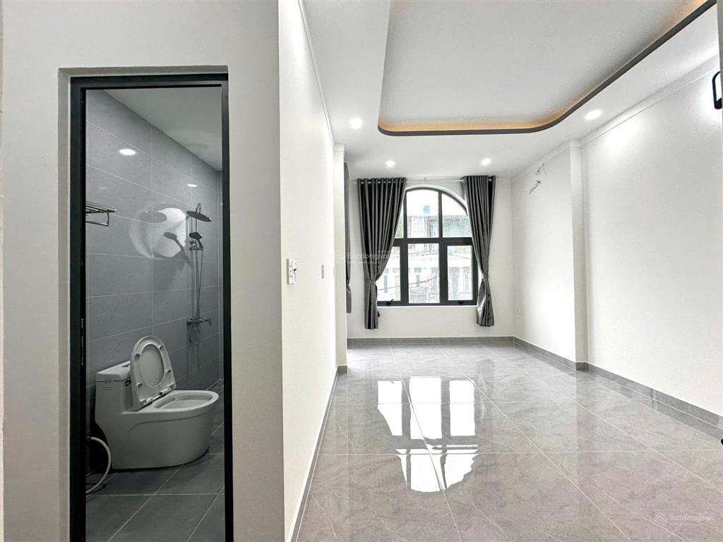 Nhà 2 tầng đẹp 4 phòng ngủ, full nội thất gần ngã 3 mỹ hạnh, diện tích 5x25m đường 8m