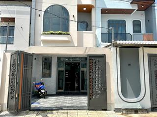 Nhà 2 tầng đẹp 4 phòng ngủ, full nội thất gần ngã 3 mỹ hạnh, diện tích 5x25m đường 8m