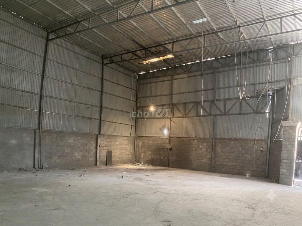 CHO THUÊ XƯỞNG 240M2 SẢN XUẤT MỌI NGHÀNH GHỀ GỖ VÀ CƠ KHÍ