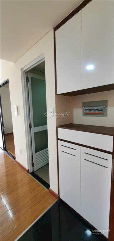 Chính chủ bán gấp căn flora kikyo, 1pn+ 55m2 đầy đủ nội thất, view hồ. giá 3.3 tỷ