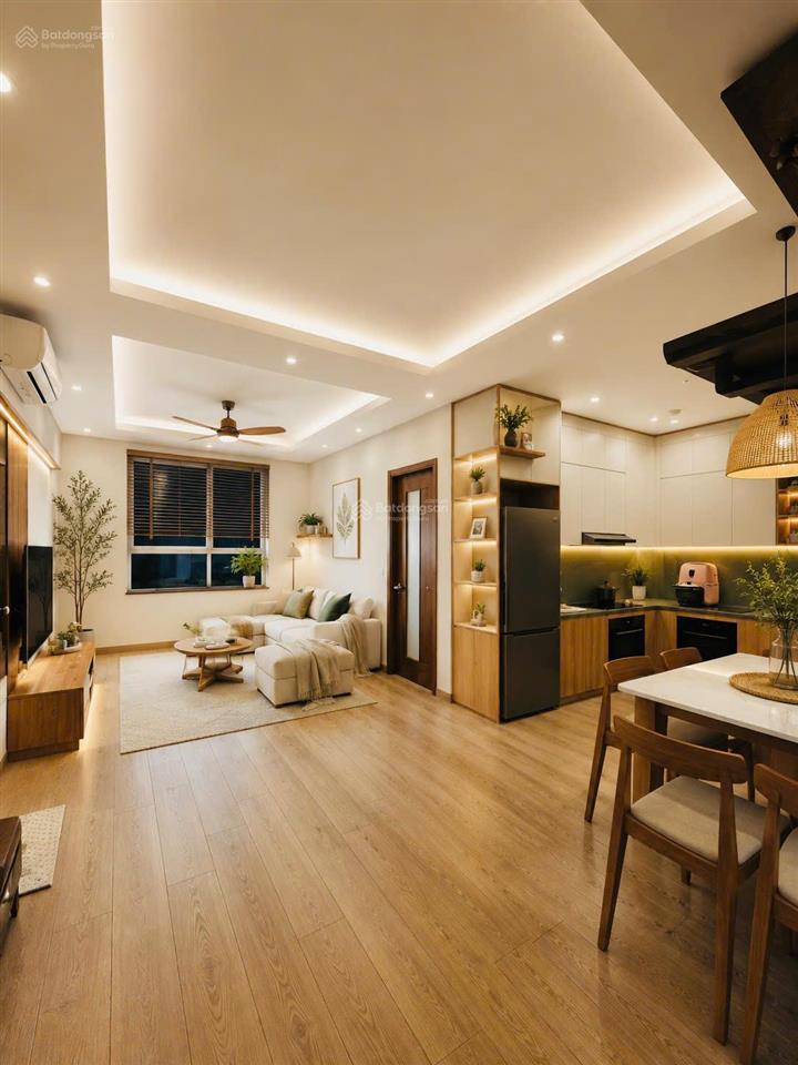 Bán căn 2 phòng ngủ 64m2 4 tỉ full nội thất hồng hà eco chỉ cân mang quần áo vào ở