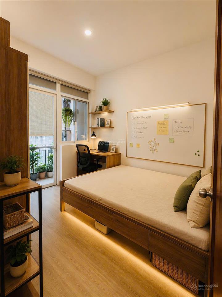 Bán căn 2 phòng ngủ 64m2 4 tỉ full nội thất hồng hà eco chỉ cân mang quần áo vào ở