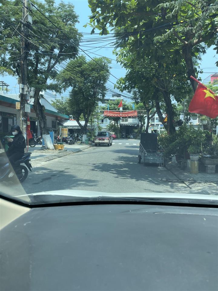 Cần bán nhà sát sông hàn
nại hiên đông 11 đà nẵng