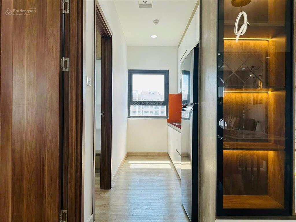 Hạ giá 200 triệu bán nhanh căn góc thương mại chung cư ssh08 tầng cao, view biển giá tốt