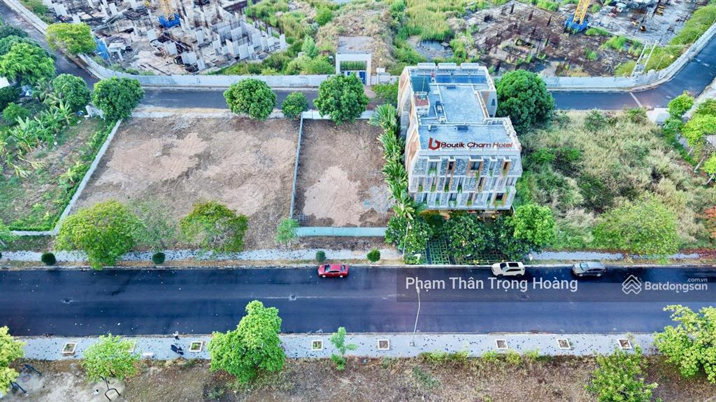 Lô đất 3 mặt tiền vị trí kim cương view công viên, kđt biển an viên 585m² (rộng 18,3m)  90trđ/m2
