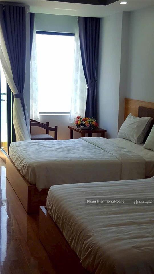 Bán khách sạn 8 tầng, 31 phòng kd, mặt tiền dương hiến quyền, nha trang cách biển 100m  giá 32 tỷ