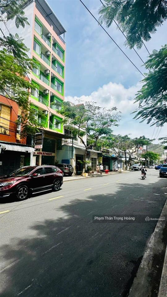 Bán khách sạn 8 tầng, 31 phòng kd, mặt tiền dương hiến quyền, nha trang cách biển 100m  giá 32 tỷ