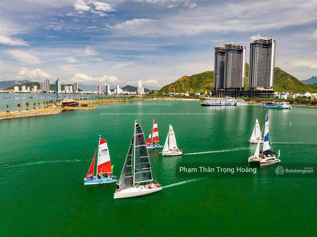 Đất biệt thự lô 206 mặt tiền phạm văn đồng ngay bến du thuyền quốc tế 363,9m2  chỉ 70trđ/m2