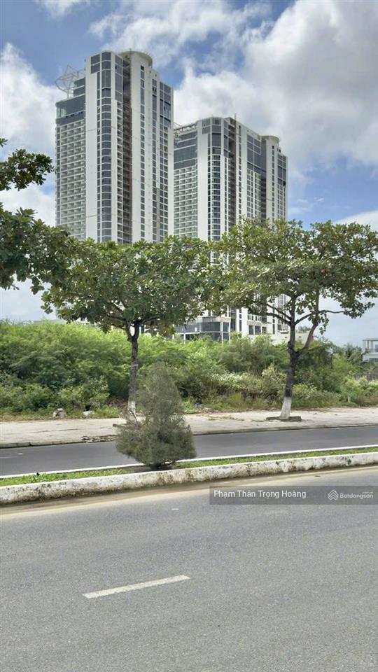 Đất biệt thự lô 206 mặt tiền phạm văn đồng ngay bến du thuyền quốc tế 363,9m2  chỉ 70trđ/m2