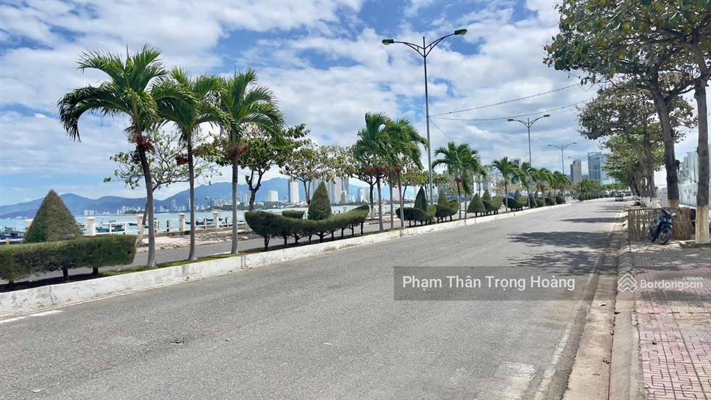 Bán đất biệt thự kđt vĩnh hoà 450,2m2 (rộng 15m) nguyễn cơ thạch ngay bến du thuyền  120trđ/m2