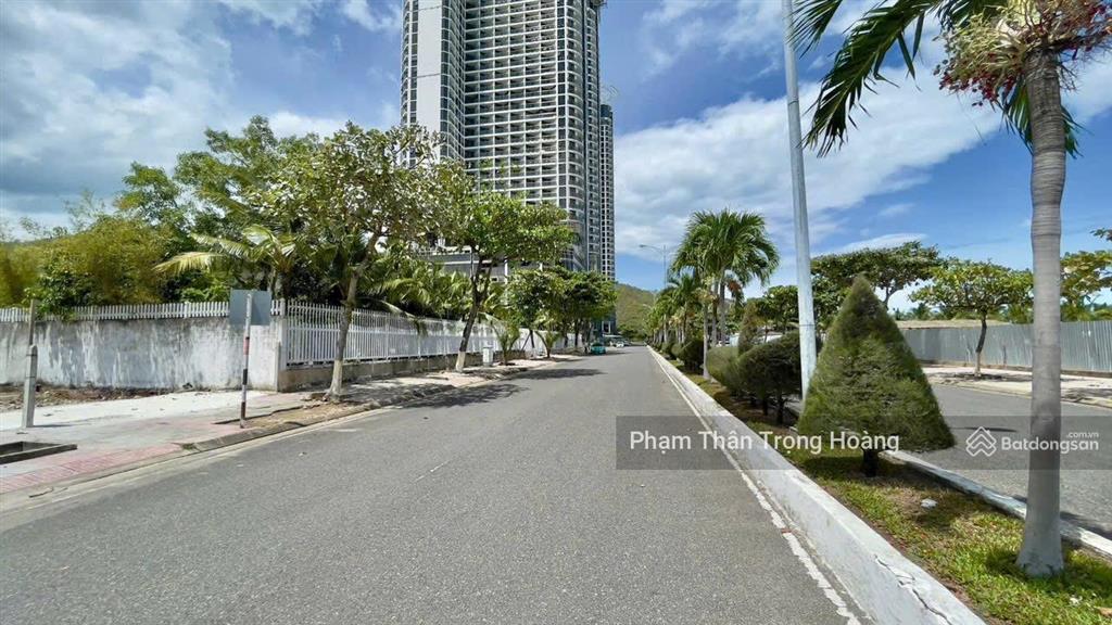 Bán đất biệt thự kđt vĩnh hoà 450,2m2 (rộng 15m) nguyễn cơ thạch ngay bến du thuyền  120trđ/m2