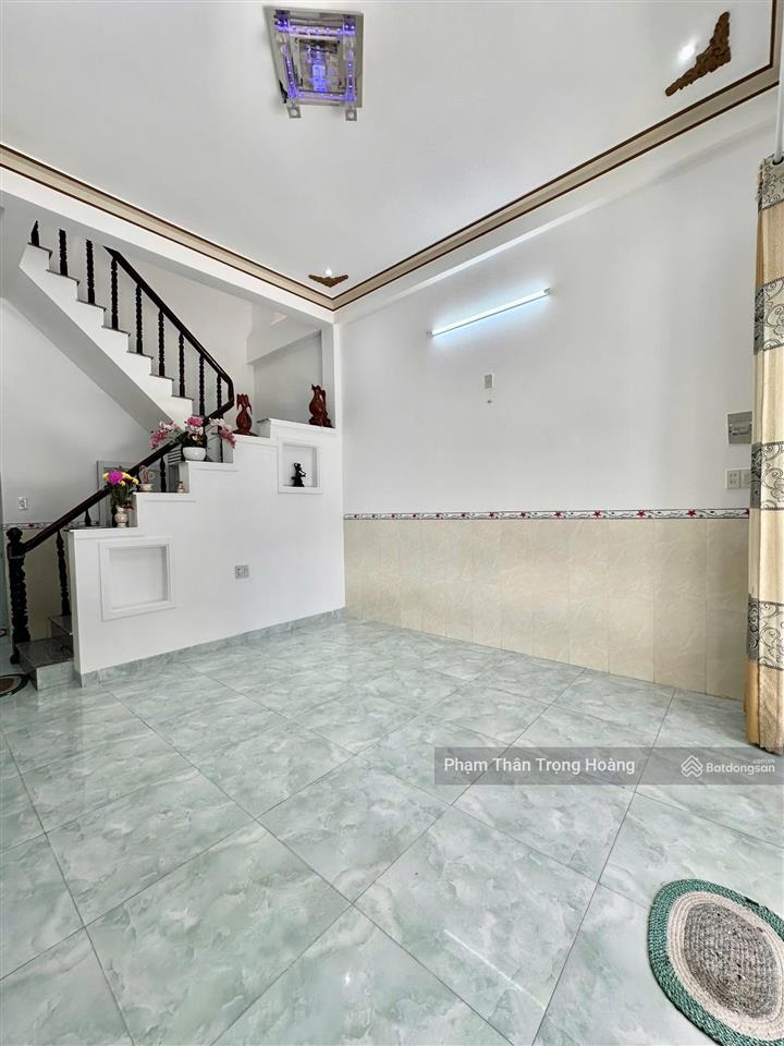 Bán nhà mặt tiền nguyễn khánh toàn  cách biển 500m  2 tầng đẹp chỉ 6,9 tỷ!