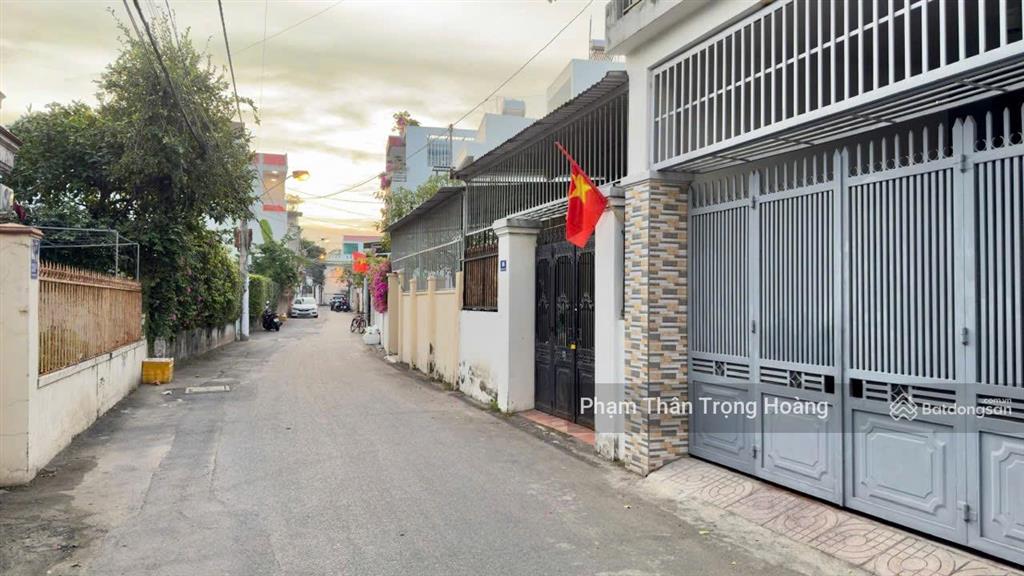 Bán nhà mặt tiền nguyễn khánh toàn  cách biển 500m  2 tầng đẹp chỉ 6,9 tỷ!