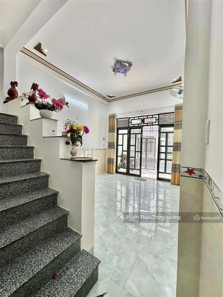 Bán nhà mặt tiền nguyễn khánh toàn  cách biển 500m  2 tầng đẹp chỉ 6,9 tỷ!
