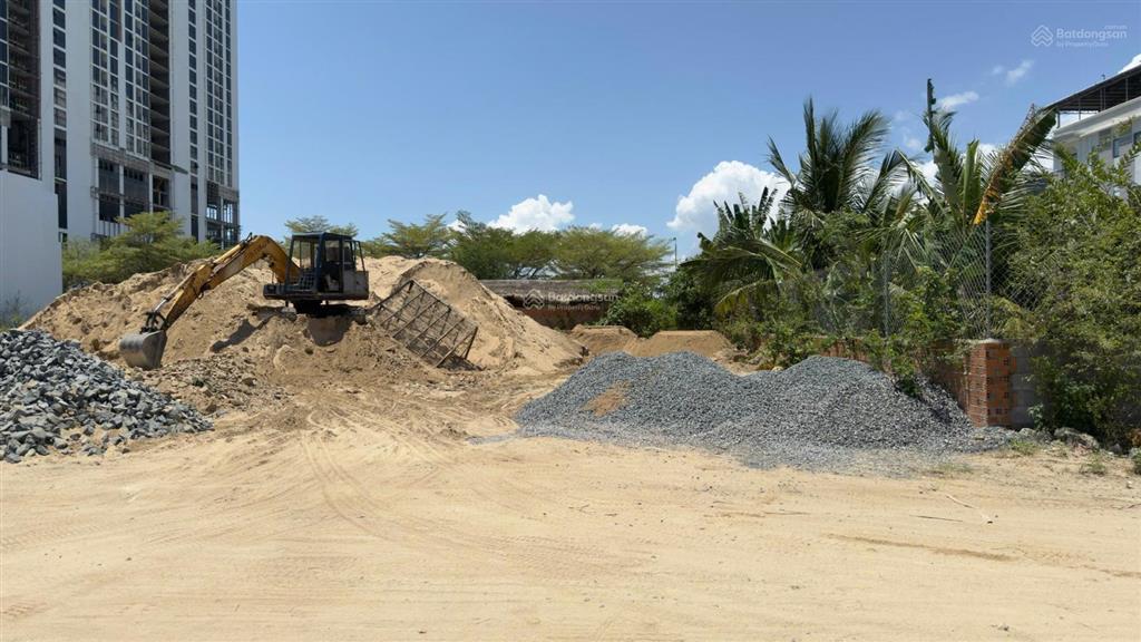 Bán lô đất biệt thự biển, vị trí đẹp, đường 26m, kđt mới vĩnh hoà, nha trang, 299,4m2  53trđ/m2