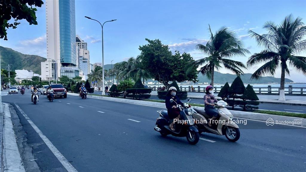 Bán đất mặt tiền đường phạm văn đồng, phường vĩnh hải, nha trang, 605,9m2 gpxd 32 tầng 200 tỷ