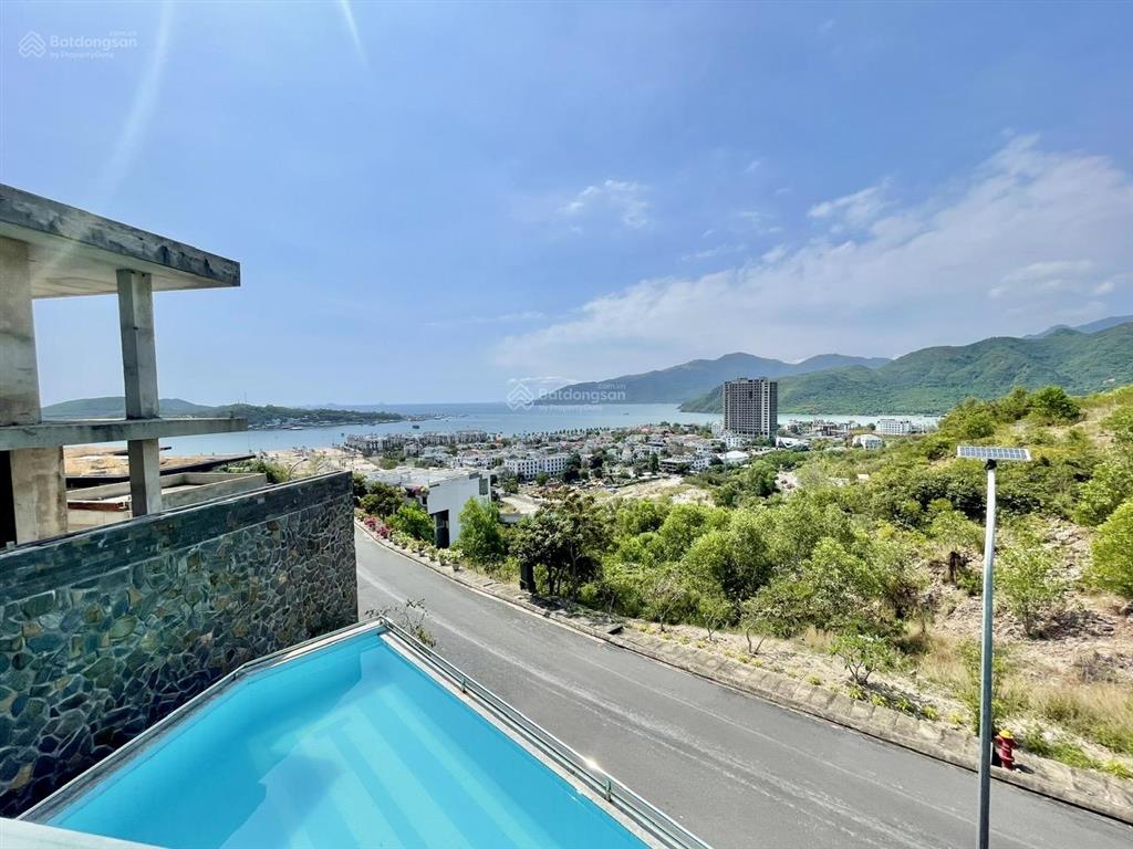 Sốc giá! bán biệt thự 2 mặt tiền có hồ bơi  khu biệt thự biển anh nguyễn 340m2 không có căn thứ 2