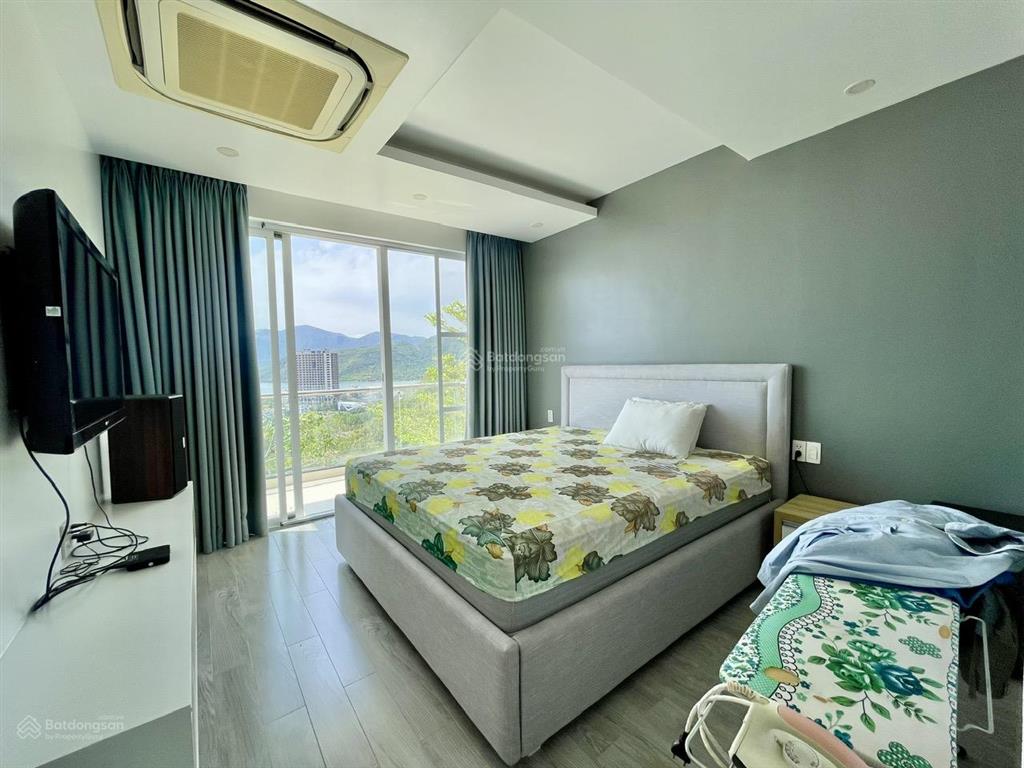 Sốc giá! bán biệt thự 2 mặt tiền có hồ bơi  khu biệt thự biển anh nguyễn 340m2 không có căn thứ 2