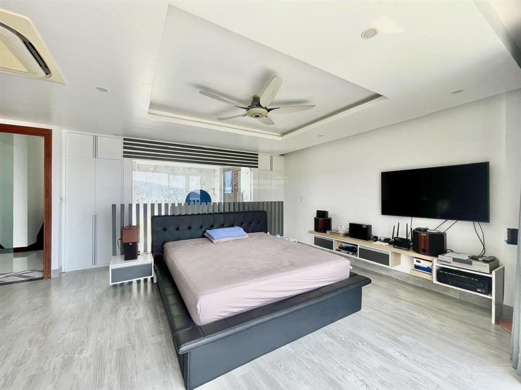 Sốc giá! bán biệt thự 2 mặt tiền có hồ bơi  khu biệt thự biển anh nguyễn 340m2 không có căn thứ 2