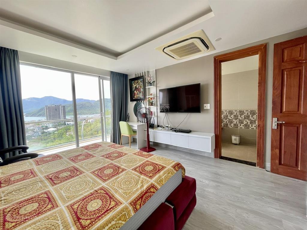 Sốc giá! bán biệt thự 2 mặt tiền có hồ bơi  khu biệt thự biển anh nguyễn 340m2 không có căn thứ 2