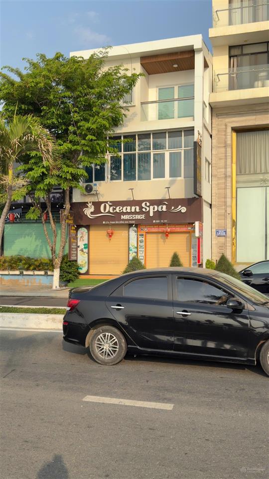 Bán nhà 2 mặt tiền phạm văn đồng  gần nhà thờ ba làng  rộng 7m  đang cho thuê  40trđ/tháng