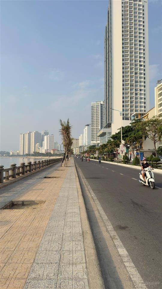 Bán nhà 2 mặt tiền phạm văn đồng  gần nhà thờ ba làng  rộng 7m  đang cho thuê  40trđ/tháng