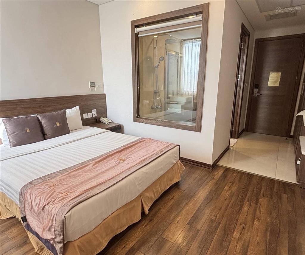 Bán khách sạn 3 sao lenid  2 mặt tiền  view trực diện biển nha trang  rộng 18m  300 tỷ