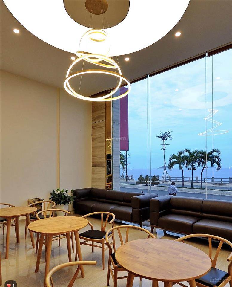 Bán khách sạn 3 sao lenid  2 mặt tiền  view trực diện biển nha trang  rộng 18m  300 tỷ