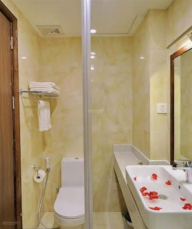 Bán khách sạn 3 sao lenid  2 mặt tiền  view trực diện biển nha trang  rộng 18m  300 tỷ