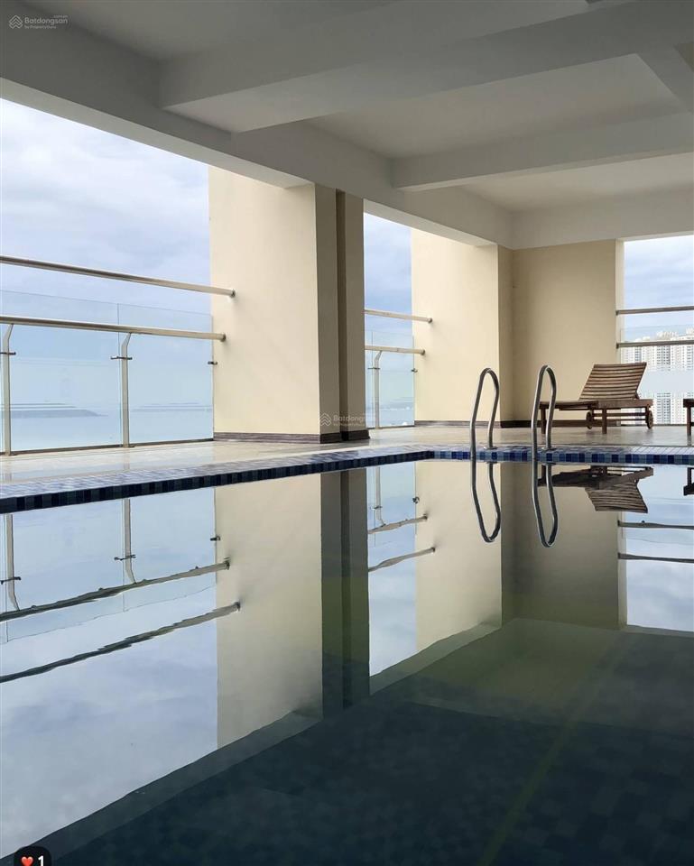 Bán khách sạn 3 sao lenid  2 mặt tiền  view trực diện biển nha trang  rộng 18m  300 tỷ