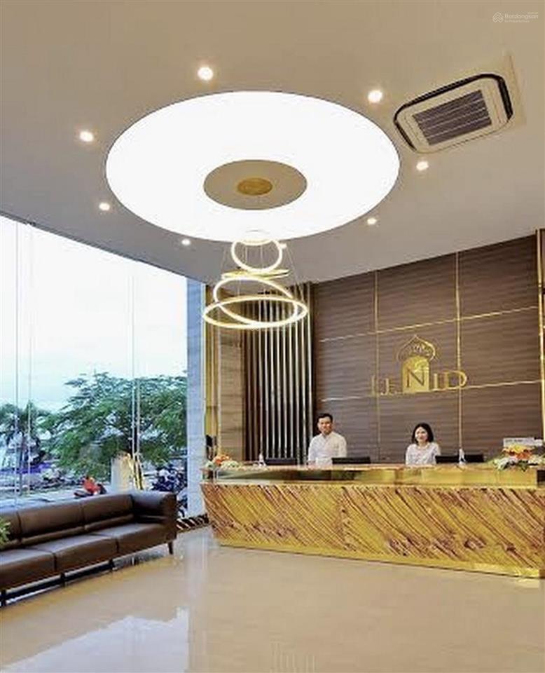 Bán khách sạn 3 sao lenid  2 mặt tiền  view trực diện biển nha trang  rộng 18m  300 tỷ