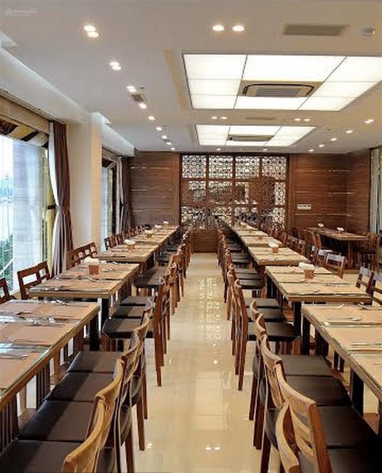 Bán khách sạn 3 sao lenid  2 mặt tiền  view trực diện biển nha trang  rộng 18m  300 tỷ
