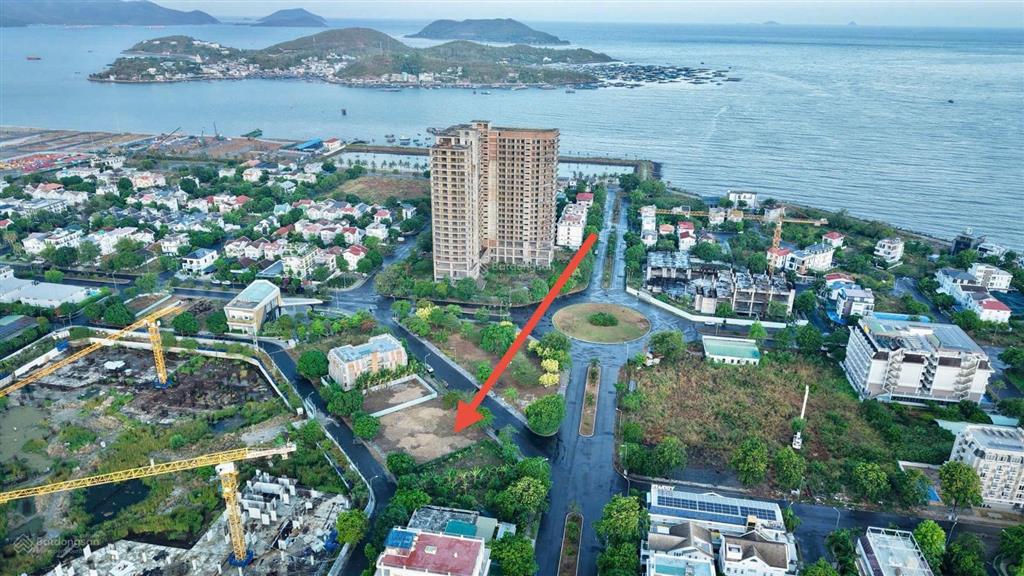 Lô đất 3 mặt tiền vị trí kim cương view công viên, kđt biển an viên 585m² (rộng 18,3m)  90trđ/m2