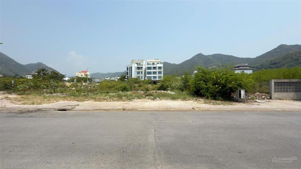Bán đất biệt thự kđt vĩnh hoà 453,1m2 (rộng 15m) nguyễn cơ thạch  ngay bến du thuyền  115trđ/m2