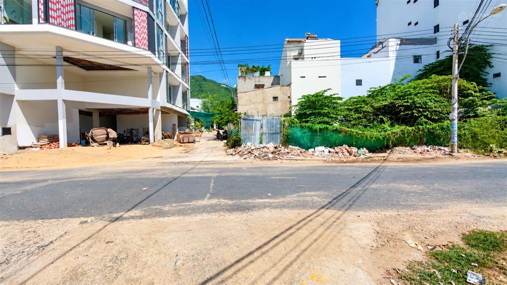 Bán đất lô góc 2 mặt tiền lê văn miến  rộng 12m  gần biển bắc nha trang  129,5m giá 11 tỷ