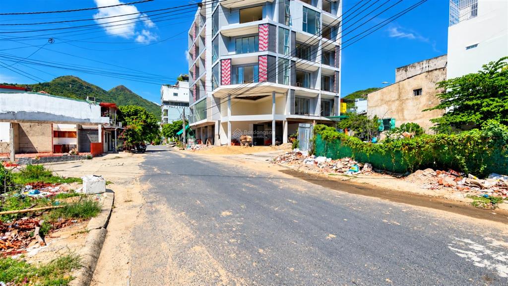 Bán đất lô góc 2 mặt tiền lê văn miến  rộng 12m  gần biển bắc nha trang  129,5m giá 11 tỷ
