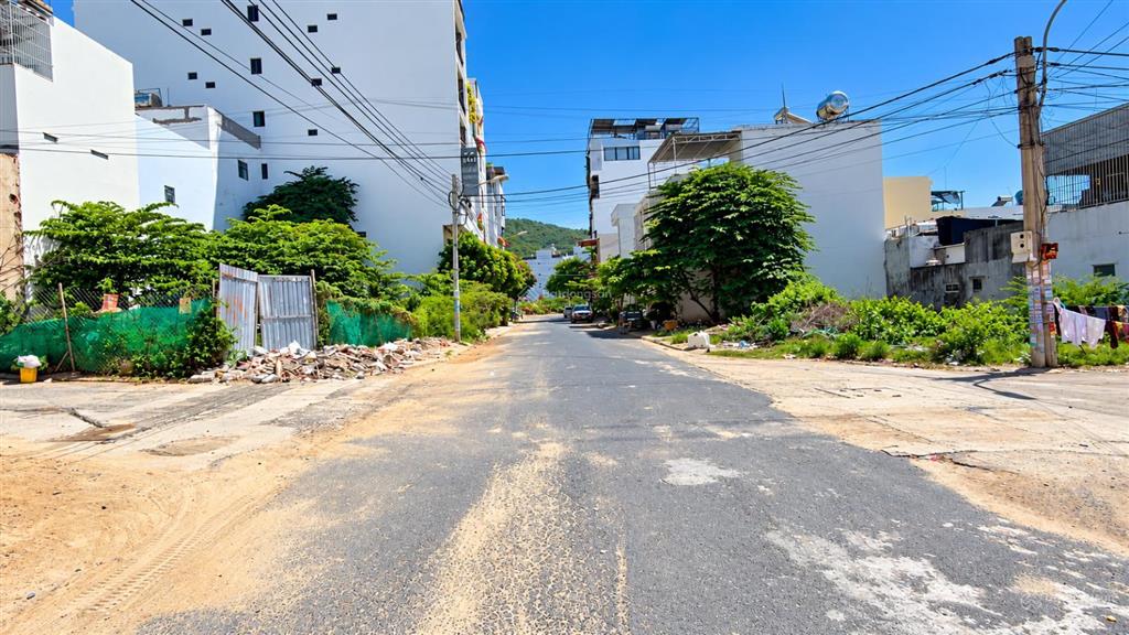 Bán đất lô góc 2 mặt tiền lê văn miến  rộng 12m  gần biển bắc nha trang  129,5m giá 11 tỷ
