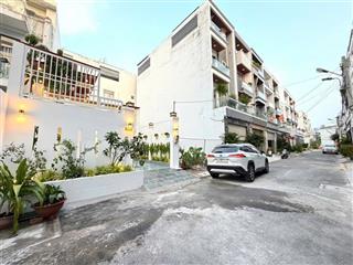 Bán nhà phố sân vườn full nội thất y hình dt6,2x17m giá bán 5,56 tỷ khu anh tuấn phú xuân, nhà bè