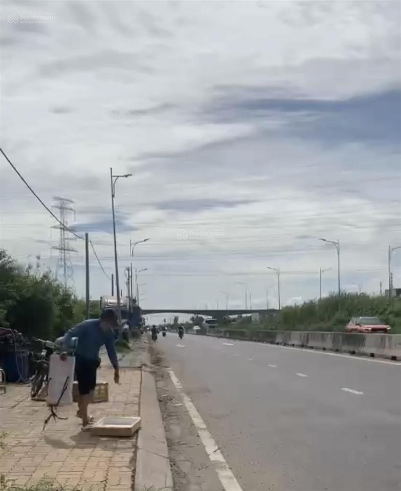 Cho thuê 14.200m2 (với chiều ngang hơn 100m) đất mặt tiền đường nguyễn hữu thọ  nhơn đức  nhà bè