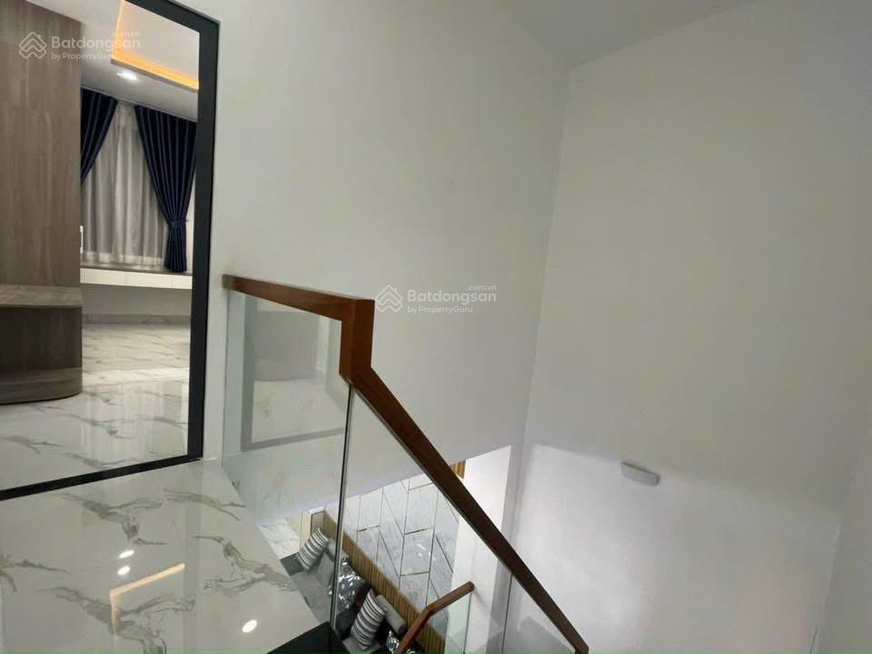 Bán nhà 6,99tỷ mới full nội thất y hình 100% hẻm xe hơi hẻm thông 160 đường nguyễn văn quỳ ,quận 7