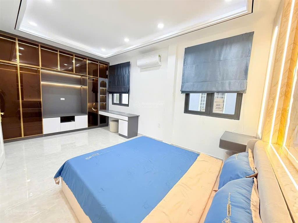 Bán nhà phố 4 tầng 6x13,5m có thang máy khu vip ô mê li ~ đào tông nguyên ~ nhà bè  chỉ có 9,6 tỷ