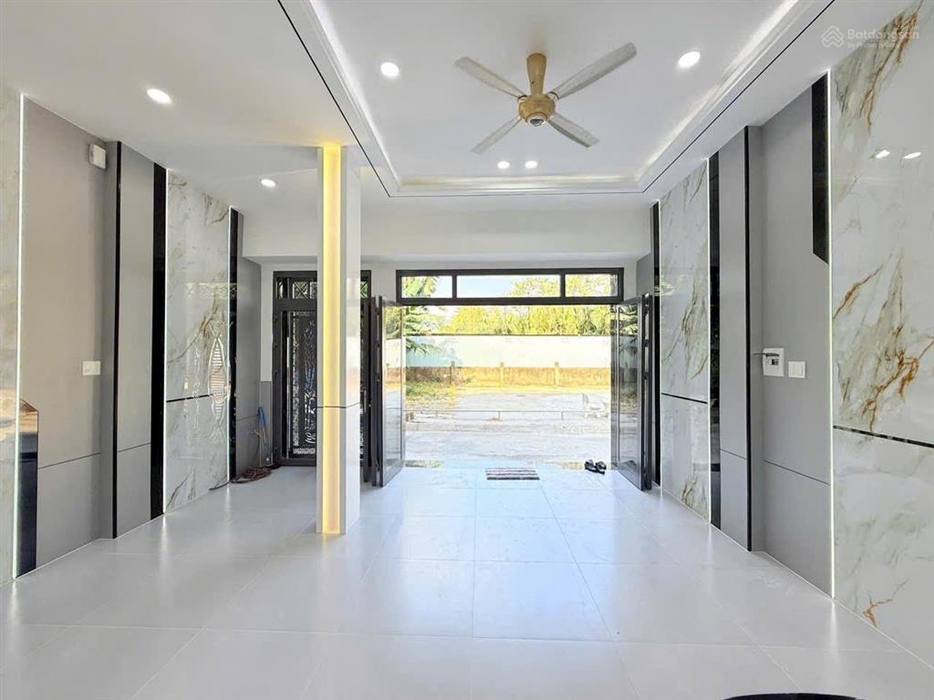 Bán nhà phố 4 tầng 6x13,5m có thang máy khu vip ô mê li ~ đào tông nguyên ~ nhà bè  chỉ có 9,6 tỷ
