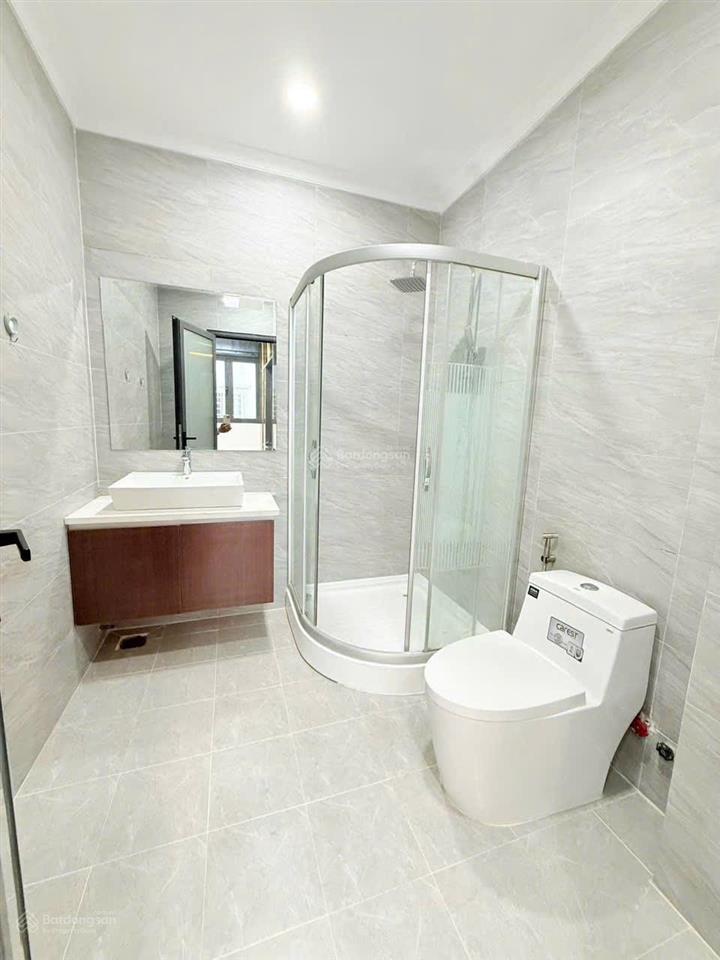 Bán nhà phố 4 tầng 6x13,5m có thang máy khu vip ô mê li ~ đào tông nguyên ~ nhà bè  chỉ có 9,6 tỷ