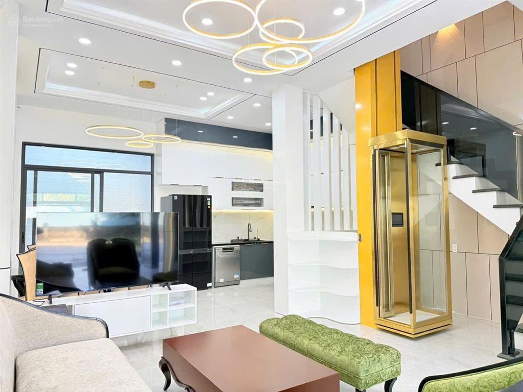 Bán nhà phố 4 tầng 6x13,5m có thang máy khu vip ô mê li ~ đào tông nguyên ~ nhà bè  chỉ có 9,6 tỷ