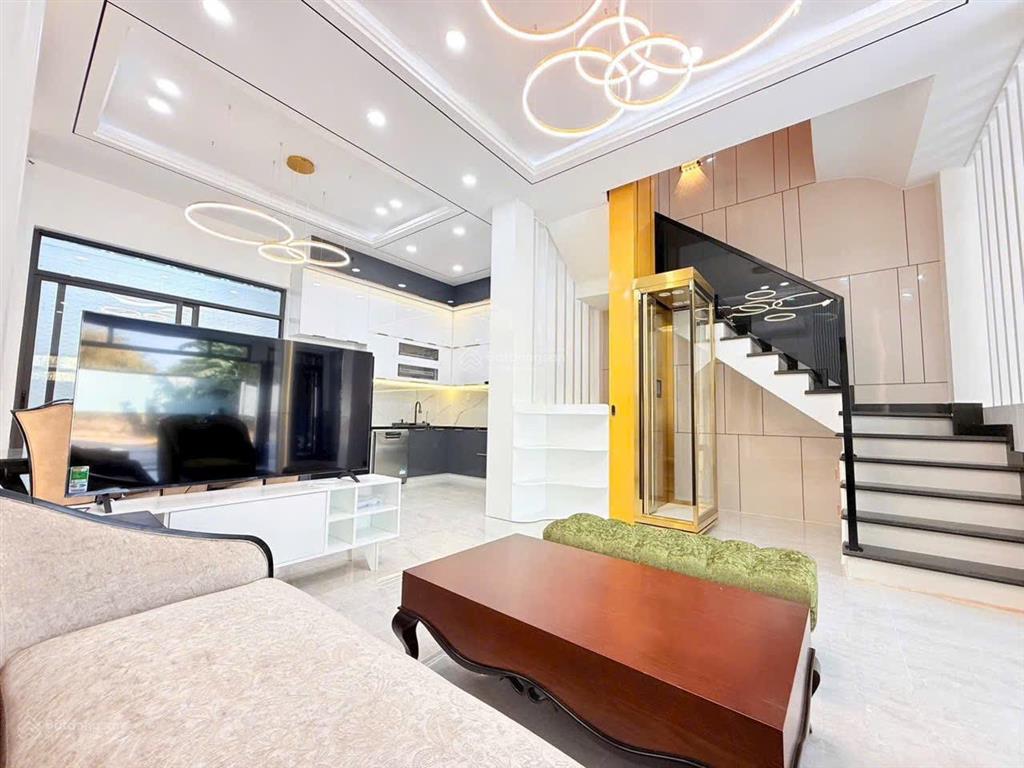 Bán nhà phố 4 tầng 6x13,5m có thang máy khu vip ô mê li ~ đào tông nguyên ~ nhà bè  chỉ có 9,6 tỷ
