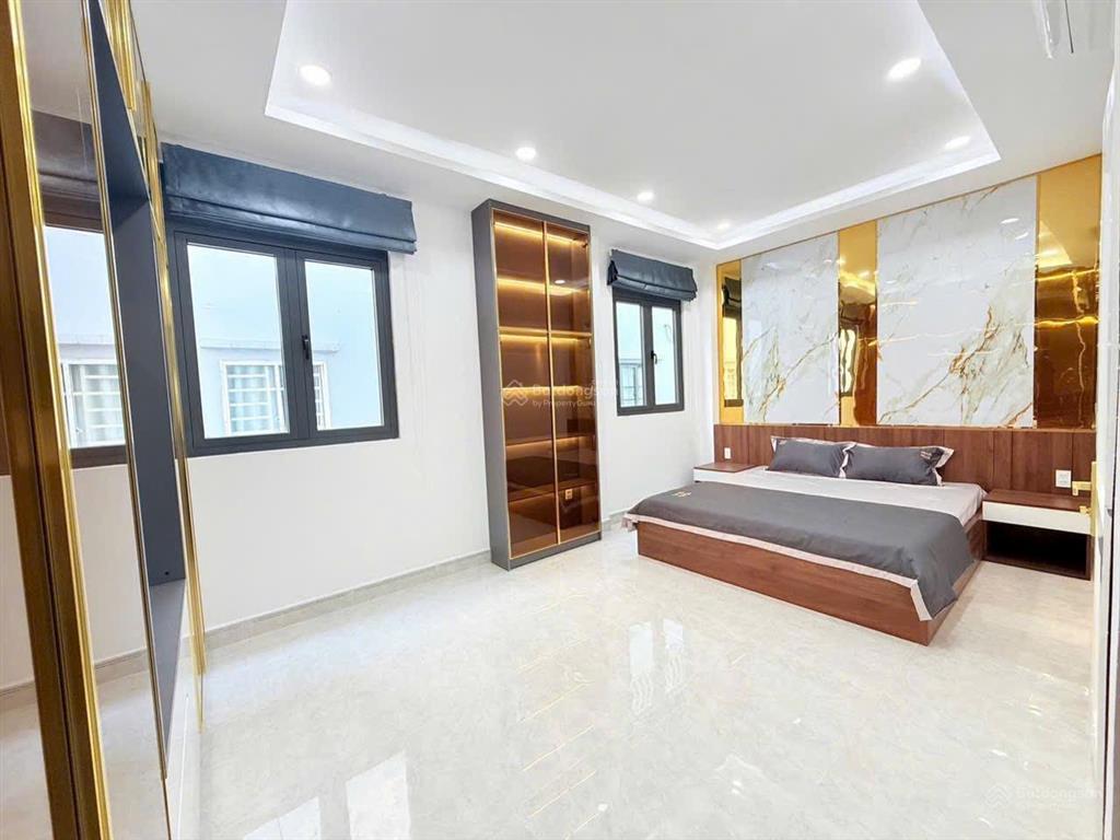 Bán nhà phố 4 tầng 6x13,5m có thang máy khu vip ô mê li ~ đào tông nguyên ~ nhà bè  chỉ có 9,6 tỷ