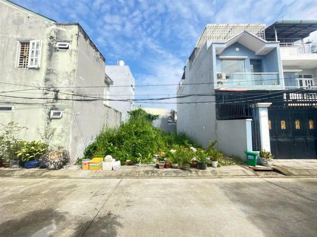 Bán lô đất đẹp giá rẻ 8x22m đường xe hơi 1368 ko có lô thứ hai ở lê văn lương  phước kiểng nhà bè