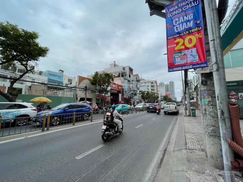 Cho thuê mặt bằng siêu đẹp  dt 11 x 28m  nguyễn thị thập  quận 7 giá thuê 165 tr/1th
